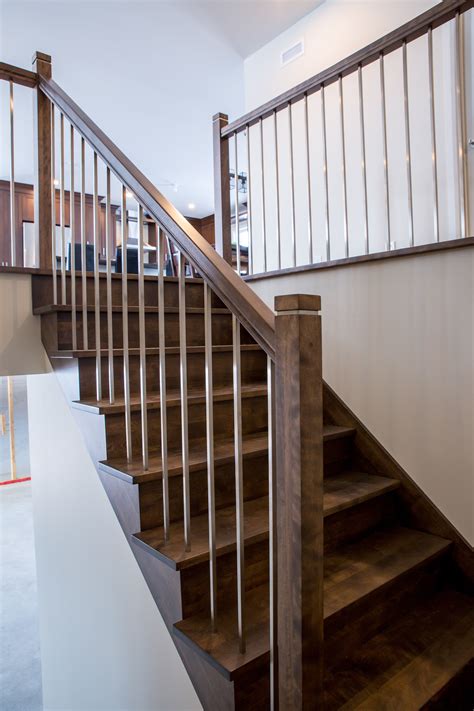 Boule De Rampe D Escalier En Bois Boule rampe escalier couloir maison années trente - Plus au nord